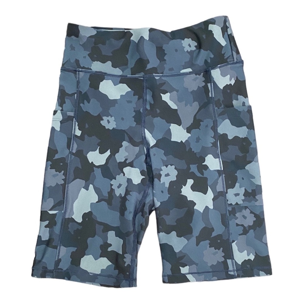 Johnny Was Calme Endurance Bike Short with Pockets in Gray Floral Camo